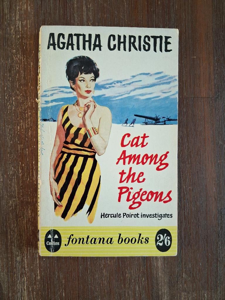 Agatha Christie - Cat Among the Pigeons - Fontana, Ophalen of Verzenden, Gelezen, Agatha Christie