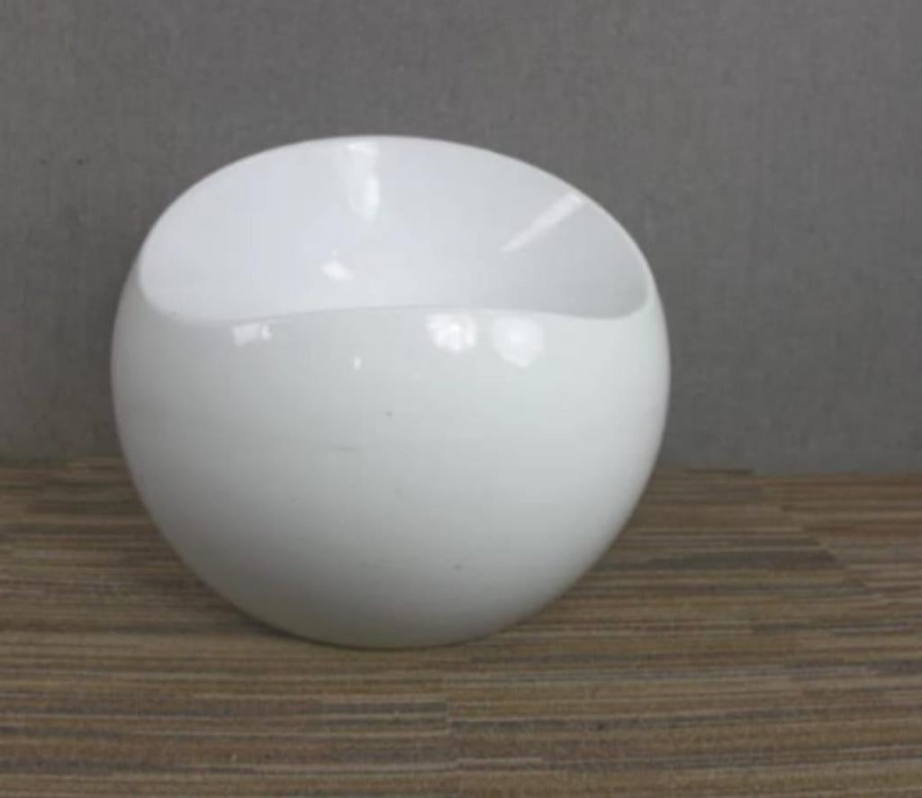 Van Finn Stone Ball Chair - Design Stoel, Huis en Inrichting, Stoelen, Kunststof, Gebruikt, Wit, Design