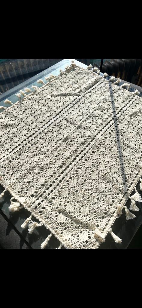 mooi HANDGEHAAKD ‘GRIEKS’ TAFELKLEEDJE, Ophalen of Verzenden, Nieuw, Rechthoek, Binnen