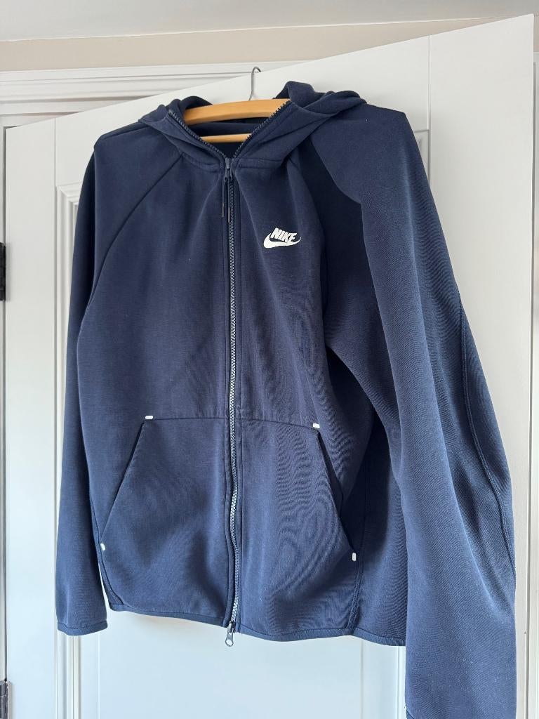 Nike Tech trainingspak L (broek) en M (vest), Nike, Zo goed als nieuw, Algemeen, Verzenden