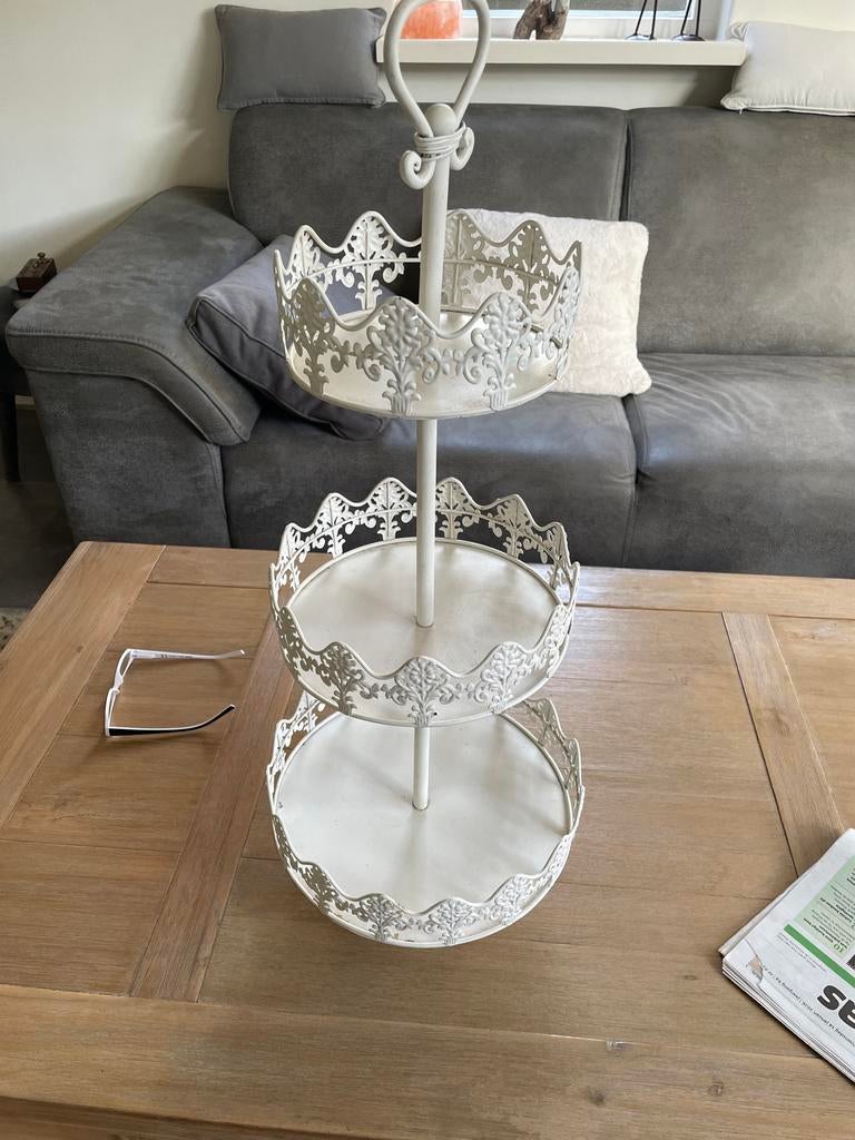 Etage schaal wit metaal, Ophalen of Verzenden, Zo goed als nieuw