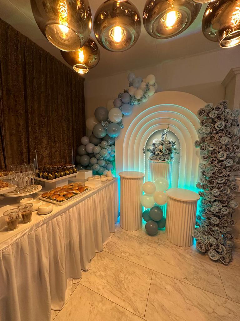 Te huur nu in actie hele Decoratia of los, Ophalen of Verzenden, Zo goed als nieuw, Overige