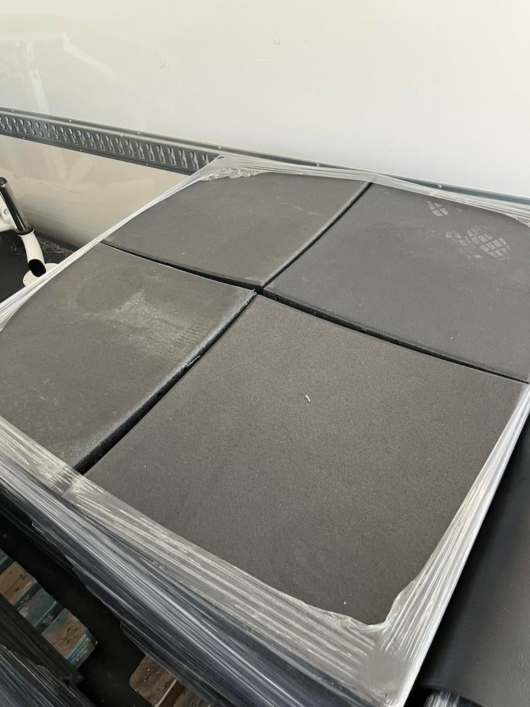 Vol rubberen vloer tegels 50 x 50 x 3 cm tegel mat, Ophalen, Gebruikt, 40 tot 60 cm, 10 m² of meer