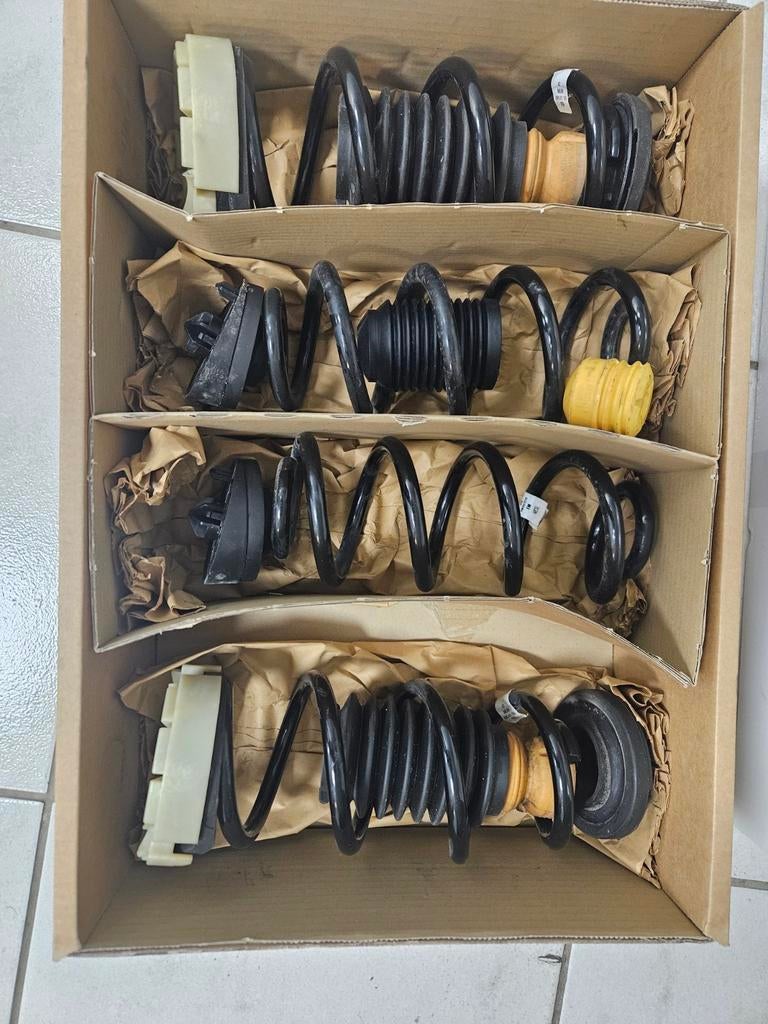 Audi Rs4 B9 (2018) originele verenset / spring set, Ophalen of Verzenden, Audi