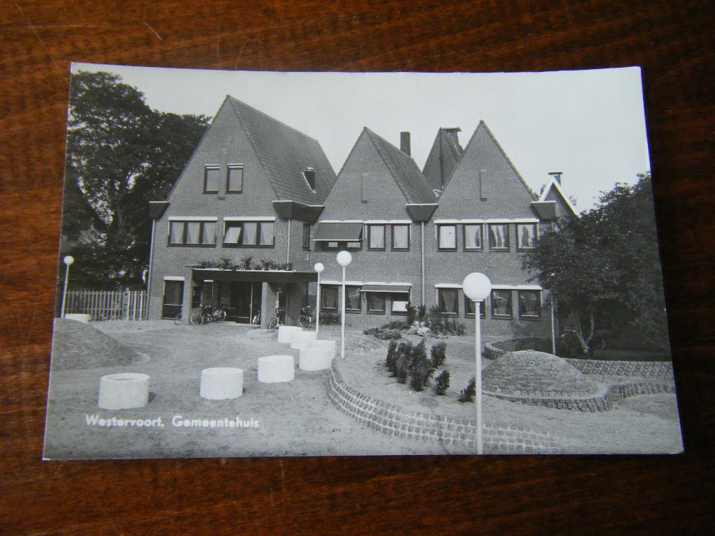 T37 - Westervoort - Gemeentehuis - Mooi/Oud, Ophalen of Verzenden, 1960 tot 1980, Gelderland