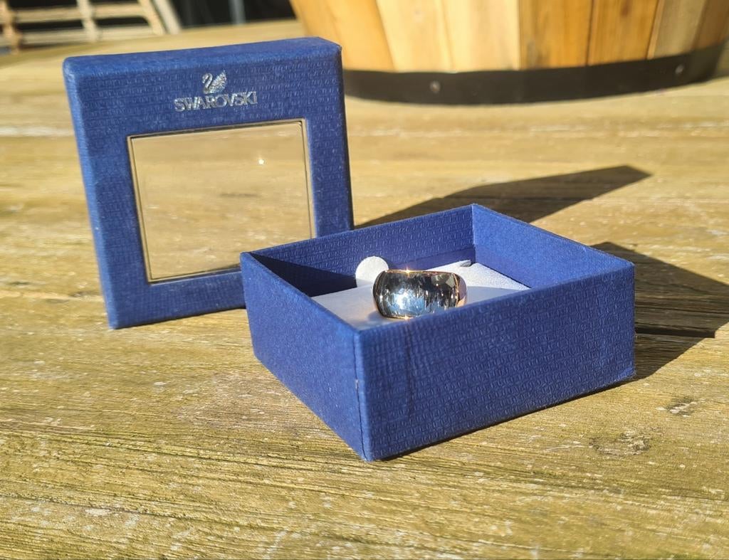 Swarovski goudkleurige ring met geslepen rookquartz, Overige materialen, Dame, Goud, Ophalen