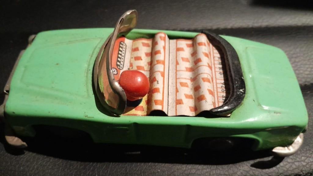 2 x kleine blikken auto mercedes, Antiek en Kunst, Ophalen of Verzenden