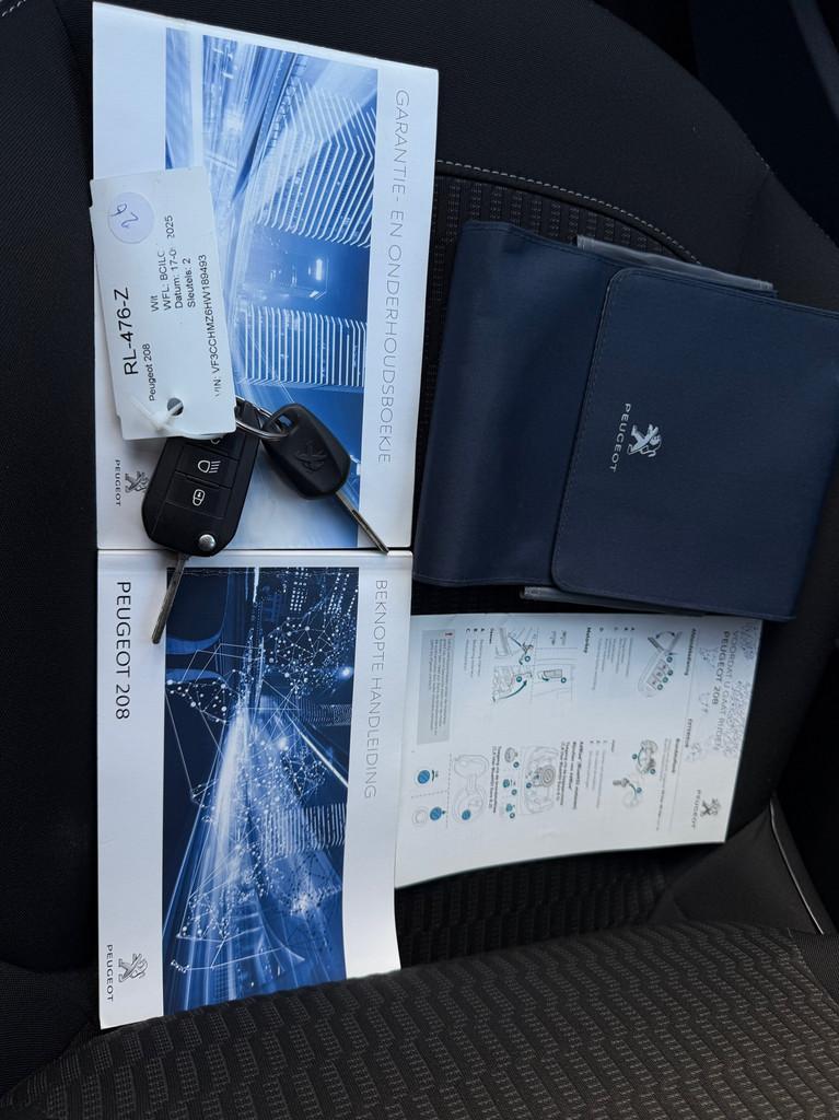 Peugeot 208 1.2 PureTech Blue Lion - XENON - NAVI - PARK SEN, Auto's, Voorwielaandrijving, Stof, Gebruikt, 1199 cc