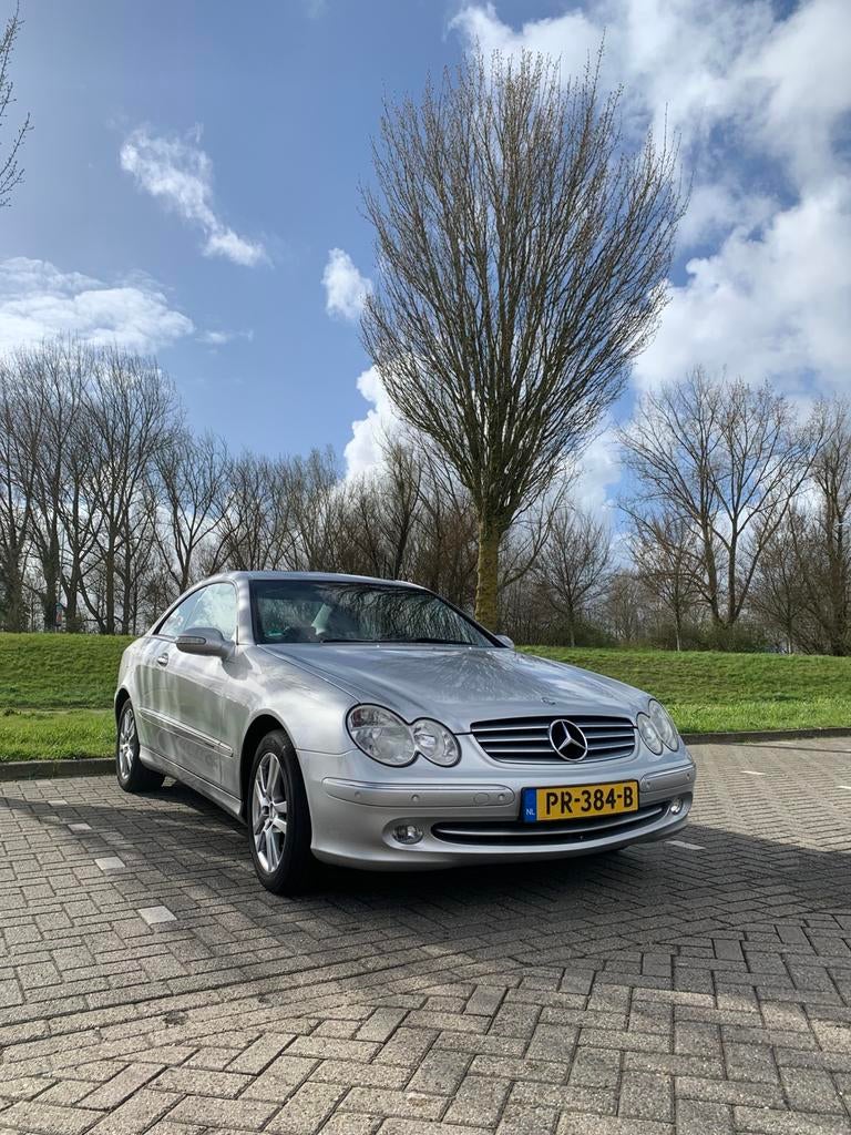 Mercedes-Benz CLK 3.2 Clk320 Coupe AUT 2002 Grijs, Auto's, Mercedes-Benz, Automaat, Achterwielaandrijving, Zwart, Open dak