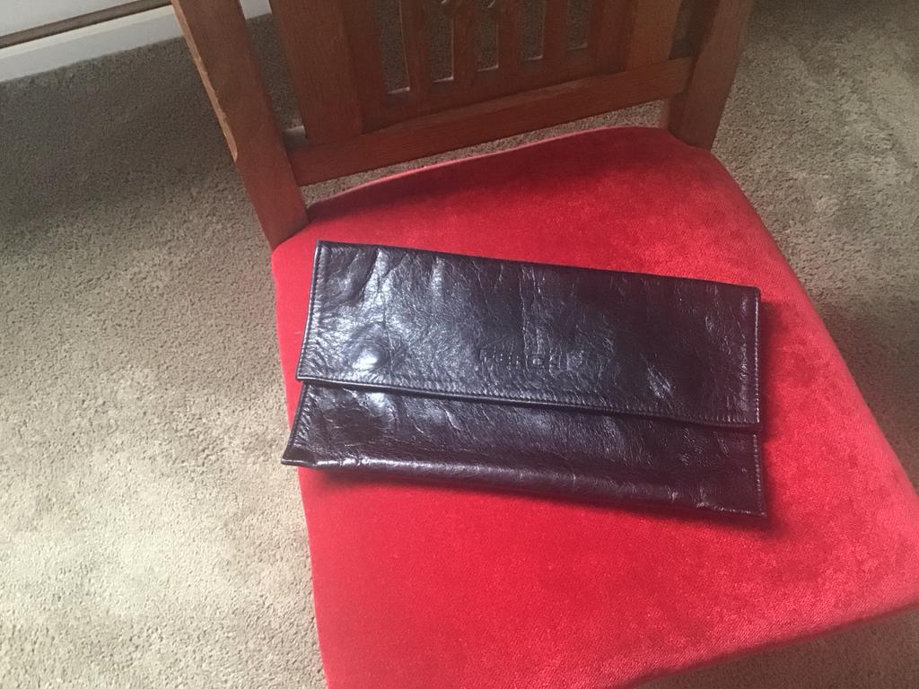 Ferchi Clutch - Donkerblauw Echt Leer - Zo goed als nieuw, Sieraden, Tassen en Uiterlijk, Tassen | Damestassen, Zo goed als nieuw