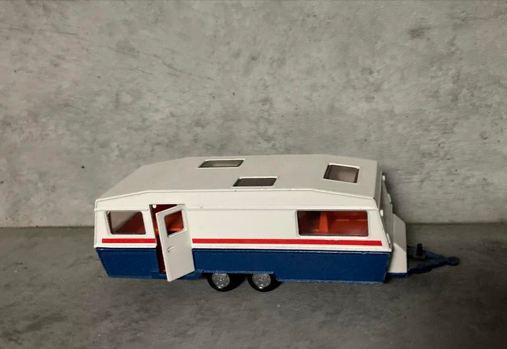 Siku tandemas caravan wit blauw rood, Ophalen of Verzenden, Zo goed als nieuw, Overige typen, SIKU
