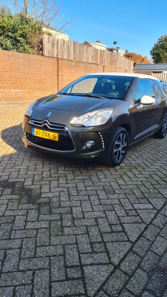 Citroën DS3 1.2 VTI So Chic 2013 Groot onderhoud gedaan., Voorwielaandrijving, 40 €/maand, Zwart, 1199 cc