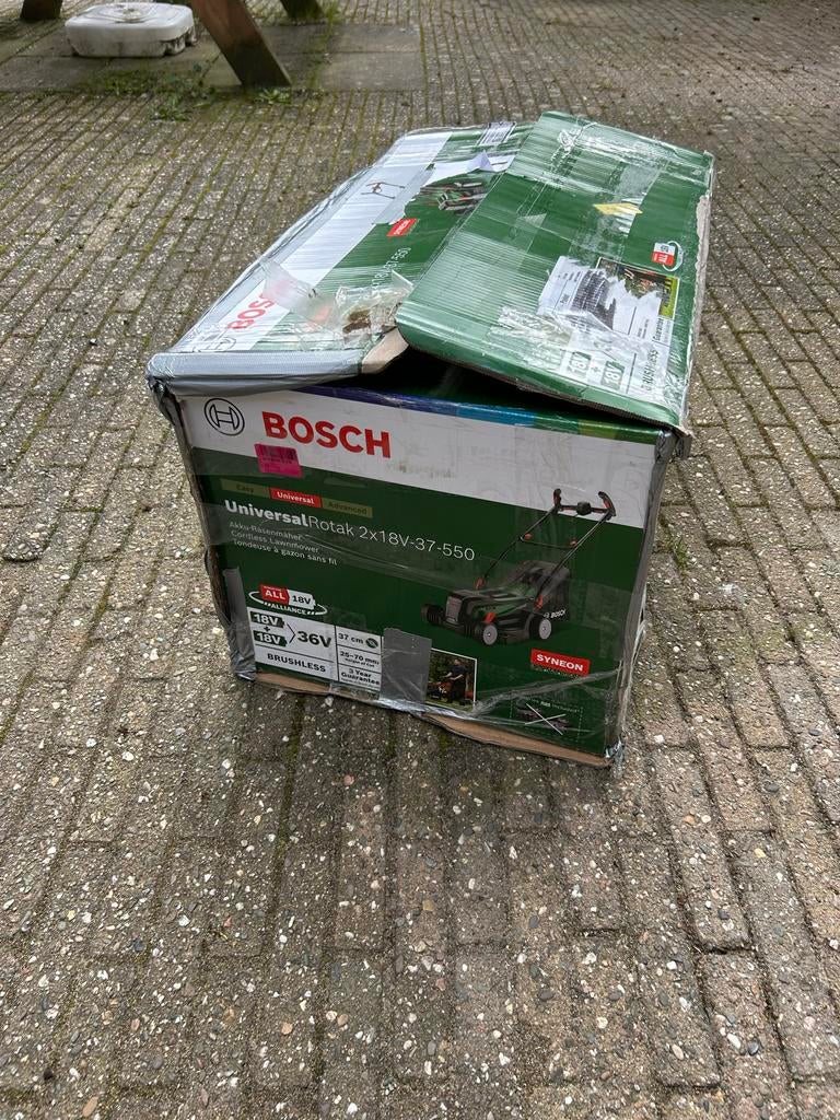 Bosch Universal Rotak 2x 18V 37-550 Accu Grasmaaier, Tuin en Terras, Grasmaaiers, Gebruikt, ., Accu-grasmaaier, Ophalen of Verzenden