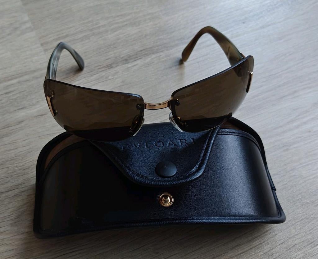 Bvlgari zonnebril met bruine glazen en hoesje, Ophalen of Verzenden