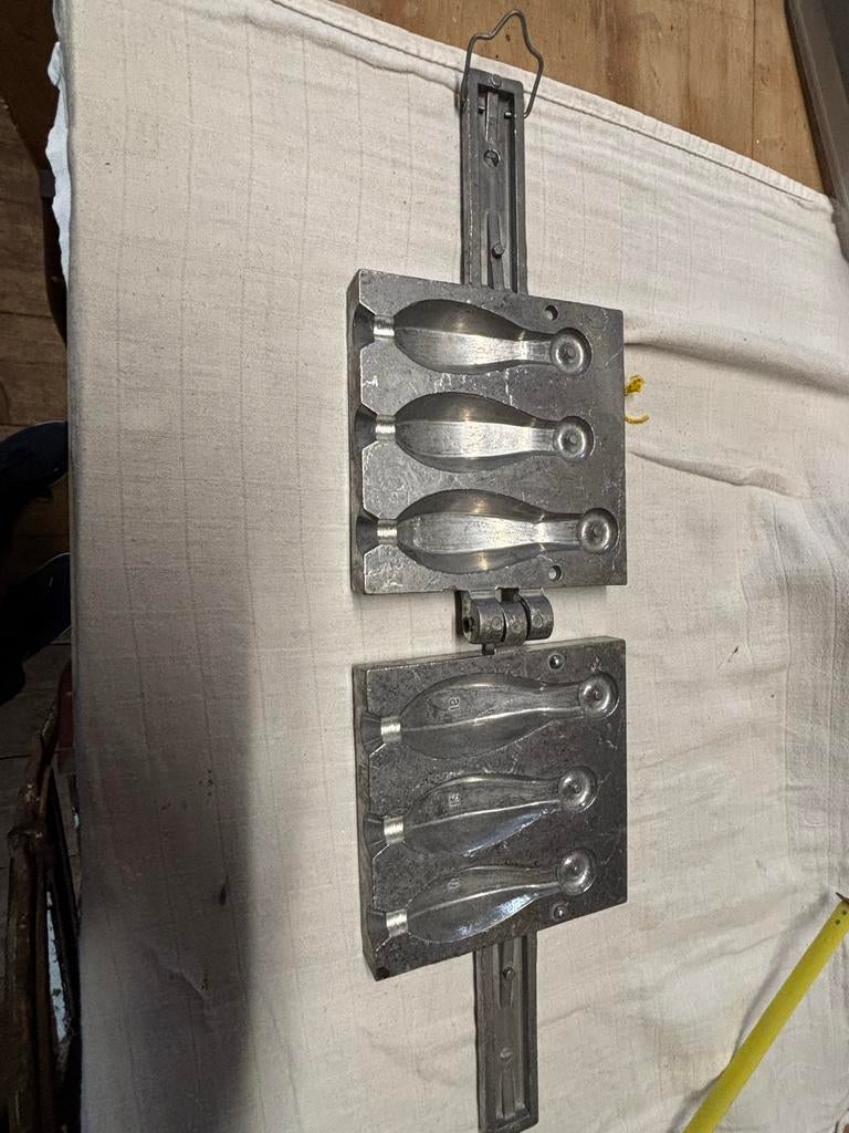 Mal voor het gieten van lood - Diverse gewichten, Ophalen of Verzenden, Gebruikt, Dobber of Lood