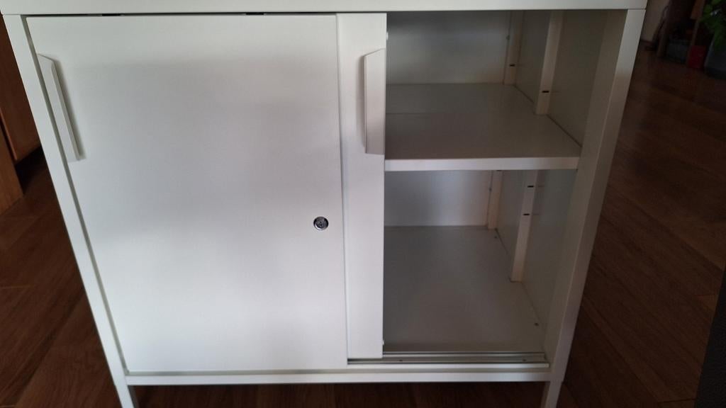 Ikea trotten kast, Huis en Inrichting, Kasten | Roldeurkasten en Archiefkasten, Ophalen, Zo goed als nieuw, Met slot, Minder dan 100 cm
