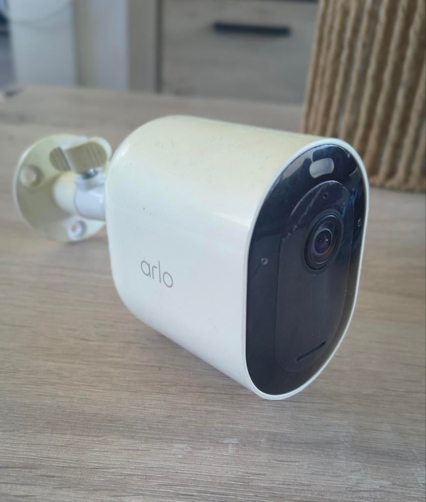 Twee Arlo Pro 3 Beveiligingscamera's - Gebruikt, Prima Staat, Ophalen of Verzenden, Gebruikt, Buitencamera