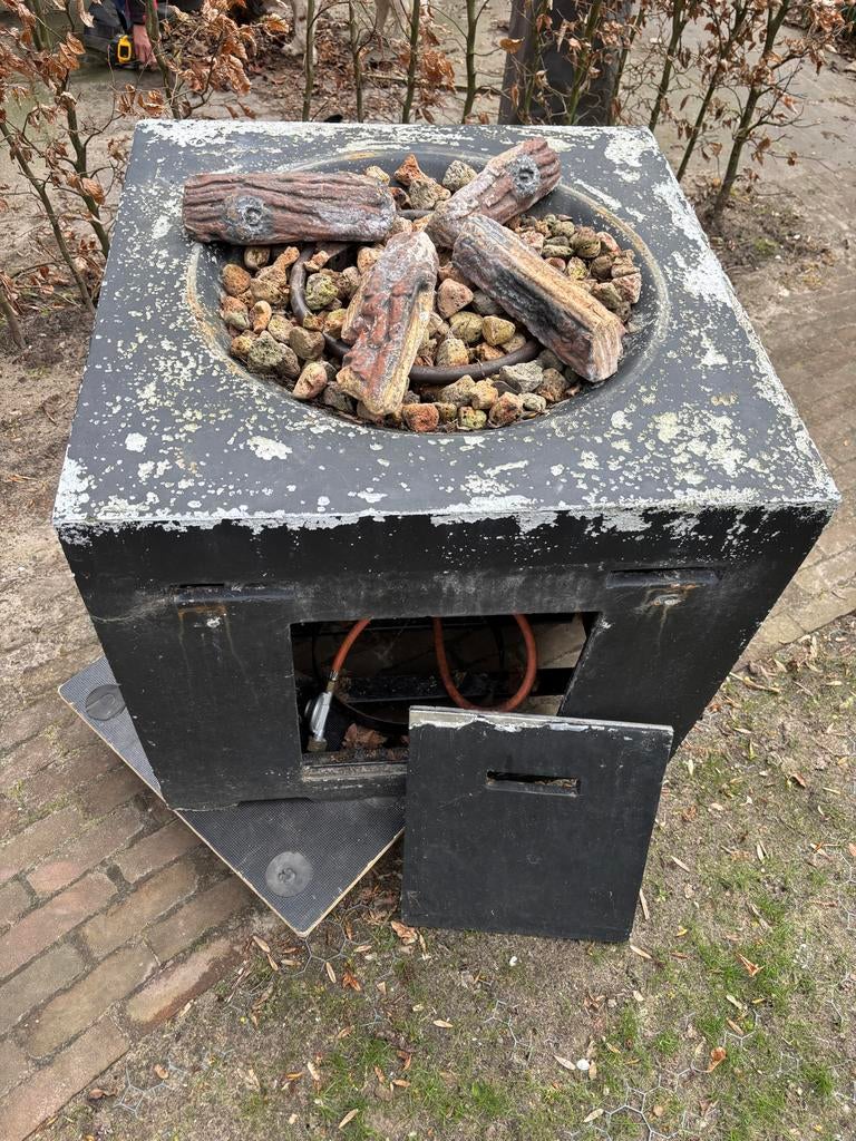 Vuurtafel composiet inclusief gasfles OPKNAPPER, Ophalen, Gebruikt