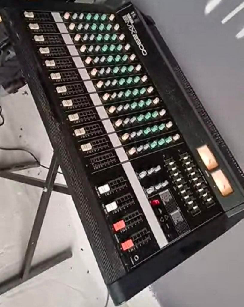 Yamaha EMX2300 Powered Mixer BIEDEN, Muziek en Instrumenten, Mengpanelen, Ophalen of Verzenden, Gebruikt, 10 tot 20 kanalen, Microfooningang