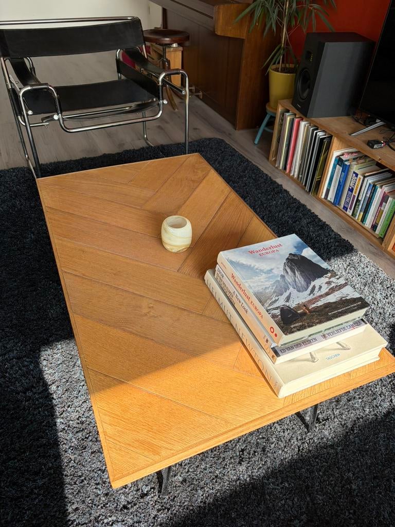 Unieke salontafel van hout met chromen poten, Ophalen