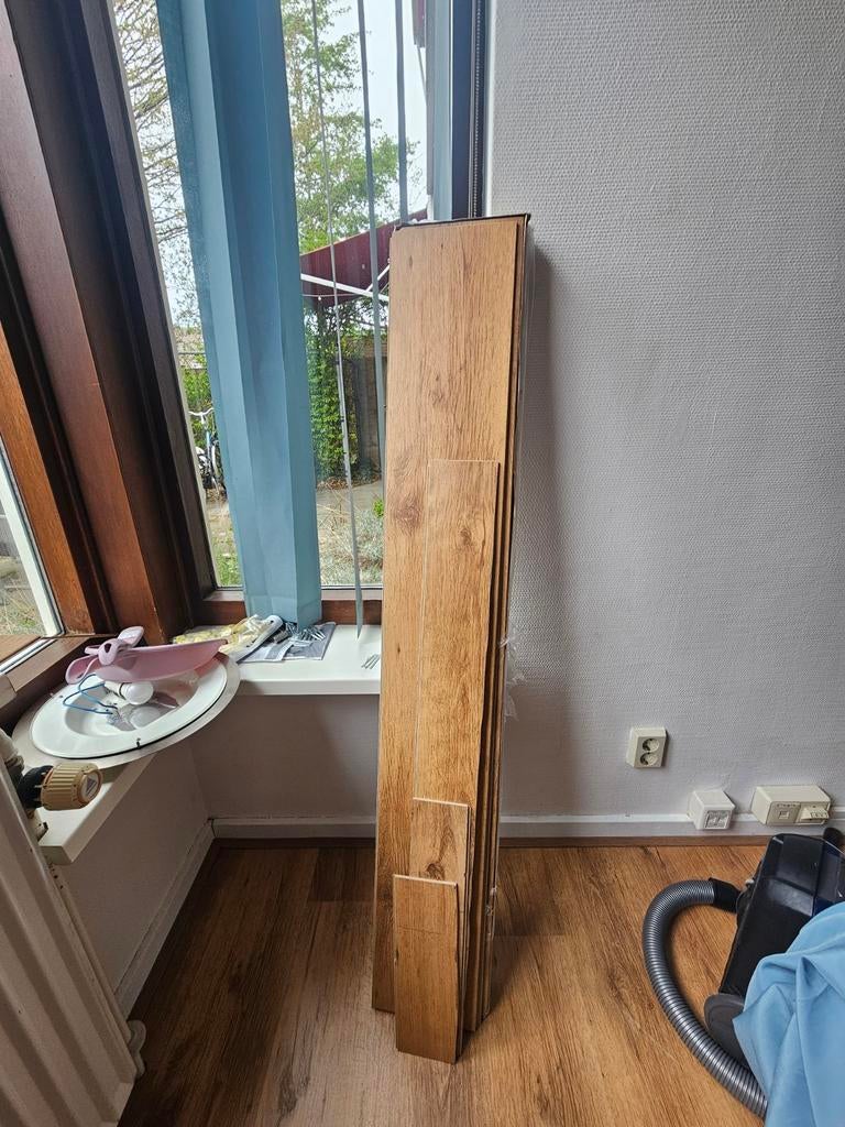 Laminaatvloerdelen + ondervloer + plinten, Ophalen, 50 tot 150 cm, 10 m² of meer, 10 tot 30 cm