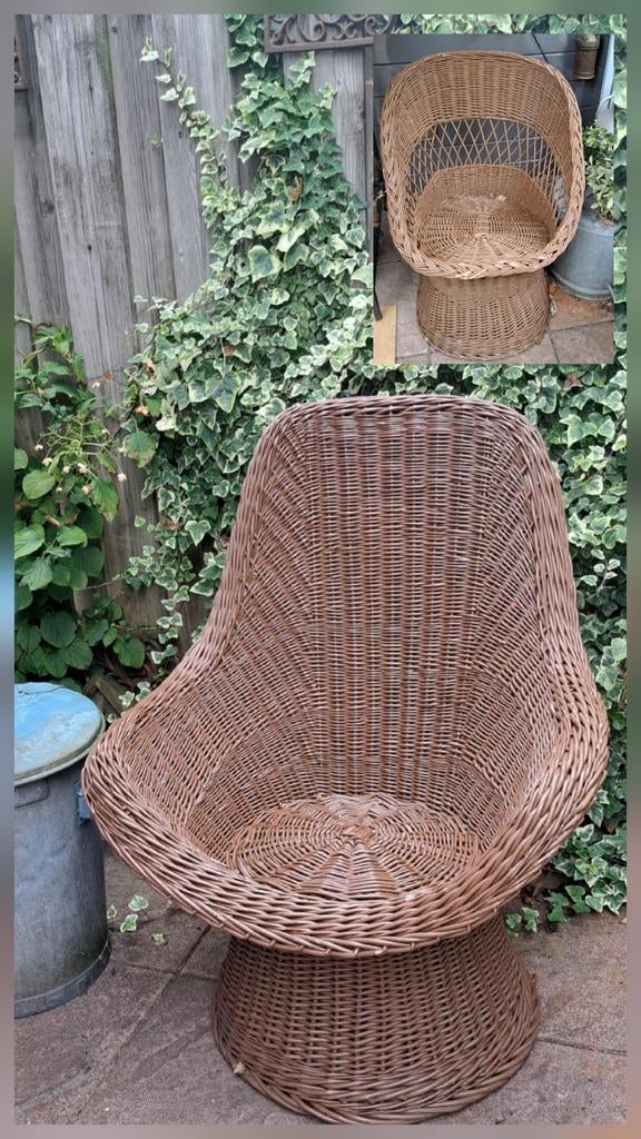 Mooie brocante rieten stoelen buiten of binnen, Huis en Inrichting, Stoelen, Ophalen, Bruin, Twee