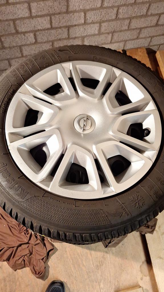 Winterbanden op stalen velg 195/60R16 Opel Crossland, Auto-onderdelen, Banden en Velgen, Ophalen, Gebruikt, 16 inch, Banden en Velgen