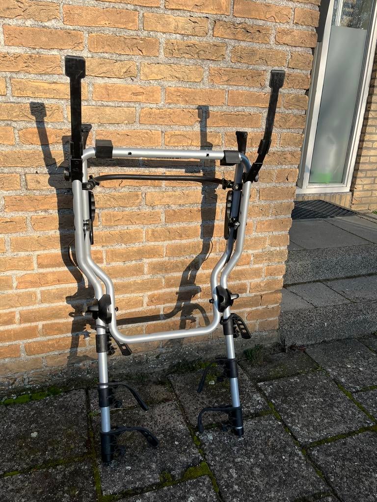 Thule fietsendrager voor de achterklep, Ophalen, Zo goed als nieuw, Achterklepdrager