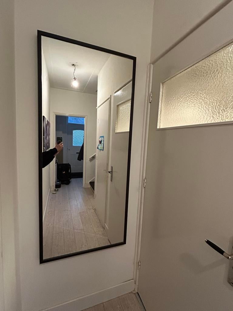 Grote spiegel 160x70 cm met zwarte lijst, Ophalen, Zo goed als nieuw, 150 tot 200 cm, Rechthoekig