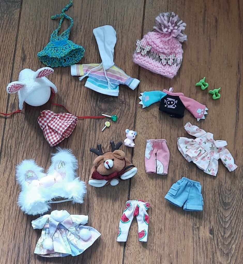 Pakket met kleding en accessoires voor bjd ob11 popjes., Verzamelen, Ophalen of Verzenden, Zo goed als nieuw, Kleertjes