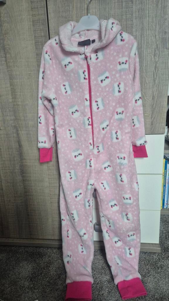 Meisjes Onesie Roze Maat 110/116 - Zacht en Comfortabel, Ophalen of Verzenden, Zo goed als nieuw, Avenue, Meisje