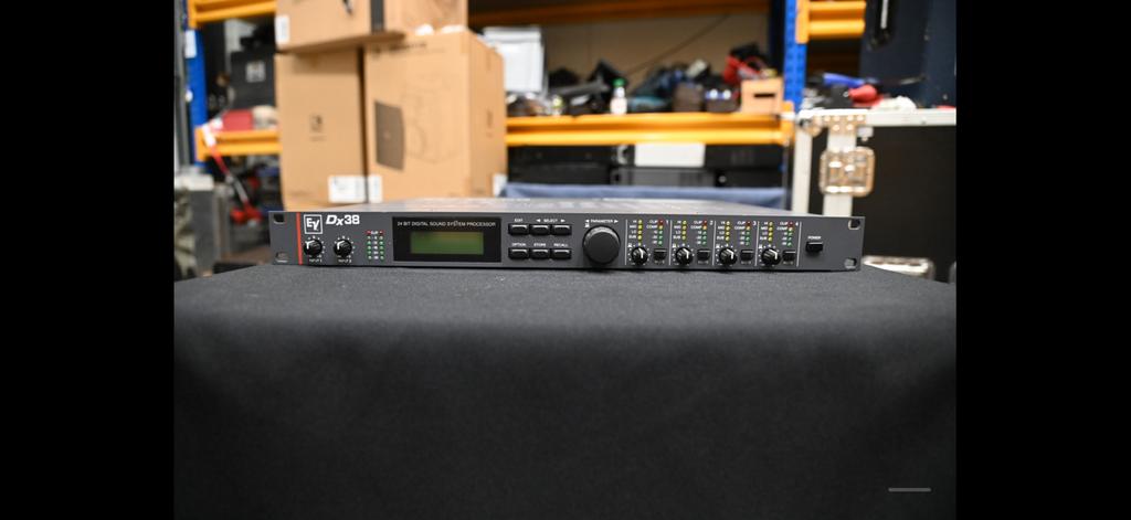 Electro voice DX38, Ophalen, Zo goed als nieuw