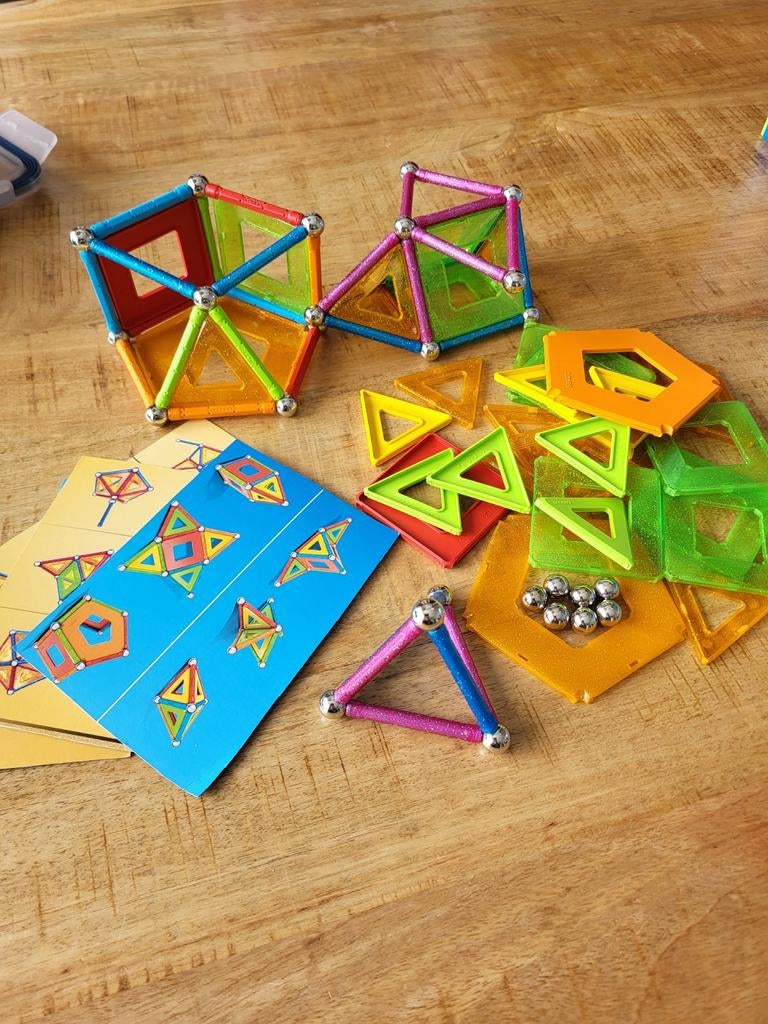 Geomag magnetisch constructiespeelgoed - 2 sets, Kinderen en Baby's, Speelgoed | Overig, Zo goed als nieuw, Jongen of Meisje, Ophalen of Verzenden