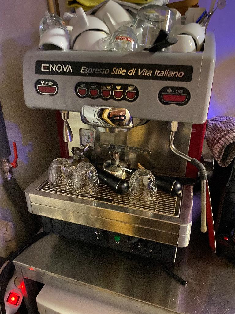 Espresso machine, La Cimbali, Enova, Professioneel,, Witgoed en Apparatuur, 10 kopjes of meer, Ophalen, Zo goed als nieuw, Espresso apparaat