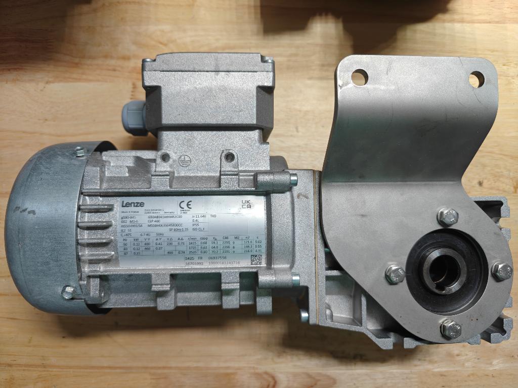 Elektromotoren met reductor Lenze - SEW, Ophalen of Verzenden, Zo goed als nieuw, Elektromotor, 1800 rpm of meer