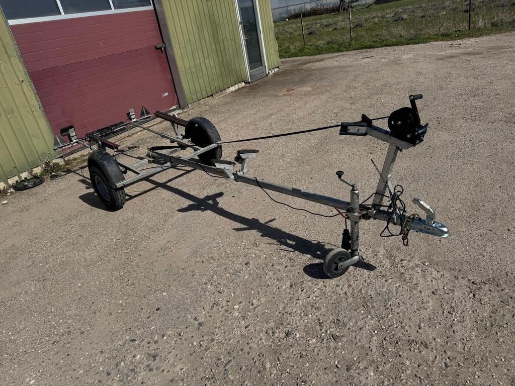 Boot trailer, Ophalen