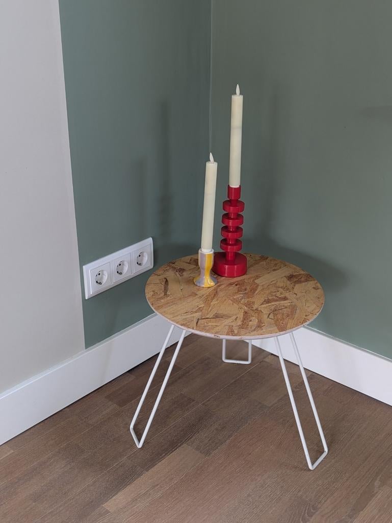 Zuiver OSB bijzettafel, rond, wit metalen onderstel, Ophalen, Minder dan 45 cm, Minder dan 55 cm, Rond