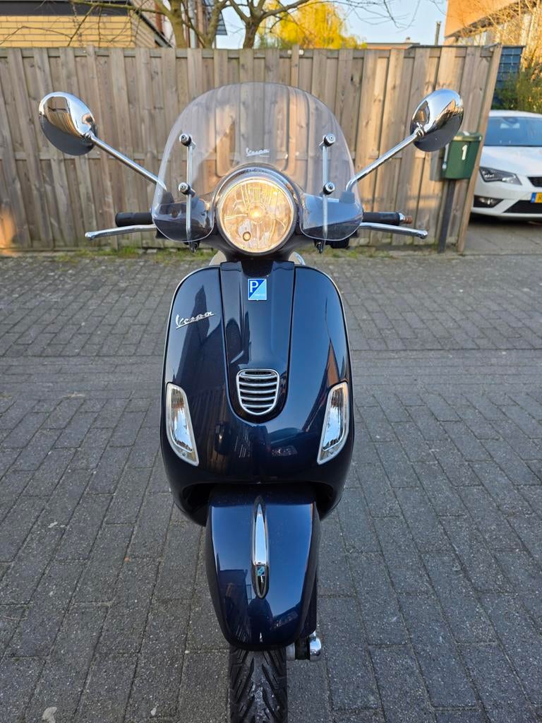 Vespa LX 50 4T met 4000KM! aantoonbaar, Ophalen, Overige modellen, Zo goed als nieuw, Maximaal 25 km/u