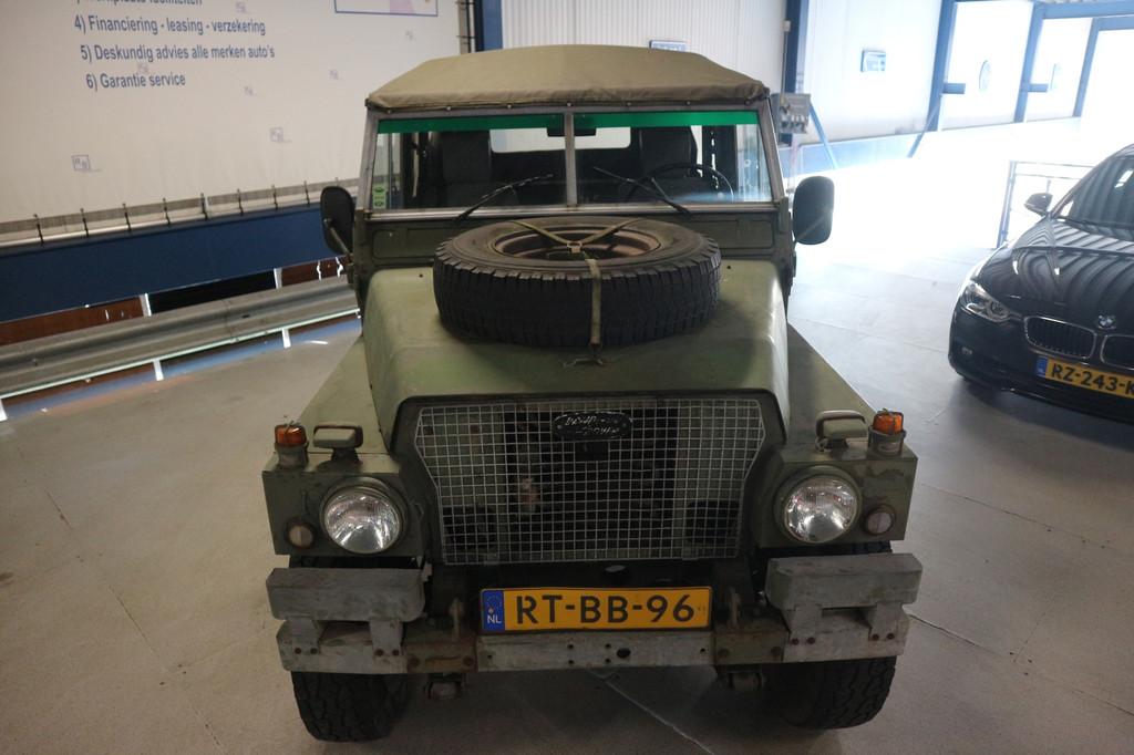 Land Rover Defender 2.3 88" / Juni 1977 / Weg Bel vrij / APK, Gebruikt, 4 cilinders, SUV of Terreinwagen, Te koop