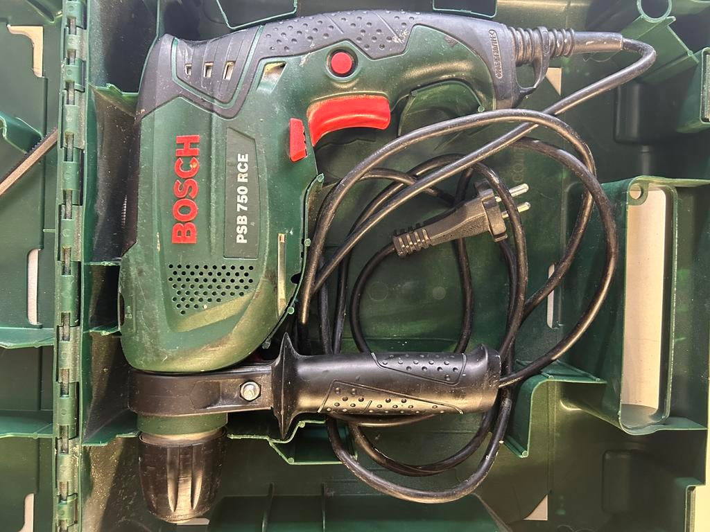 Bosch psb-750 boormachine kompleet in koffer, Doe-het-zelf en Verbouw, Gereedschap | Boormachines, Ophalen of Verzenden, Zo goed als nieuw