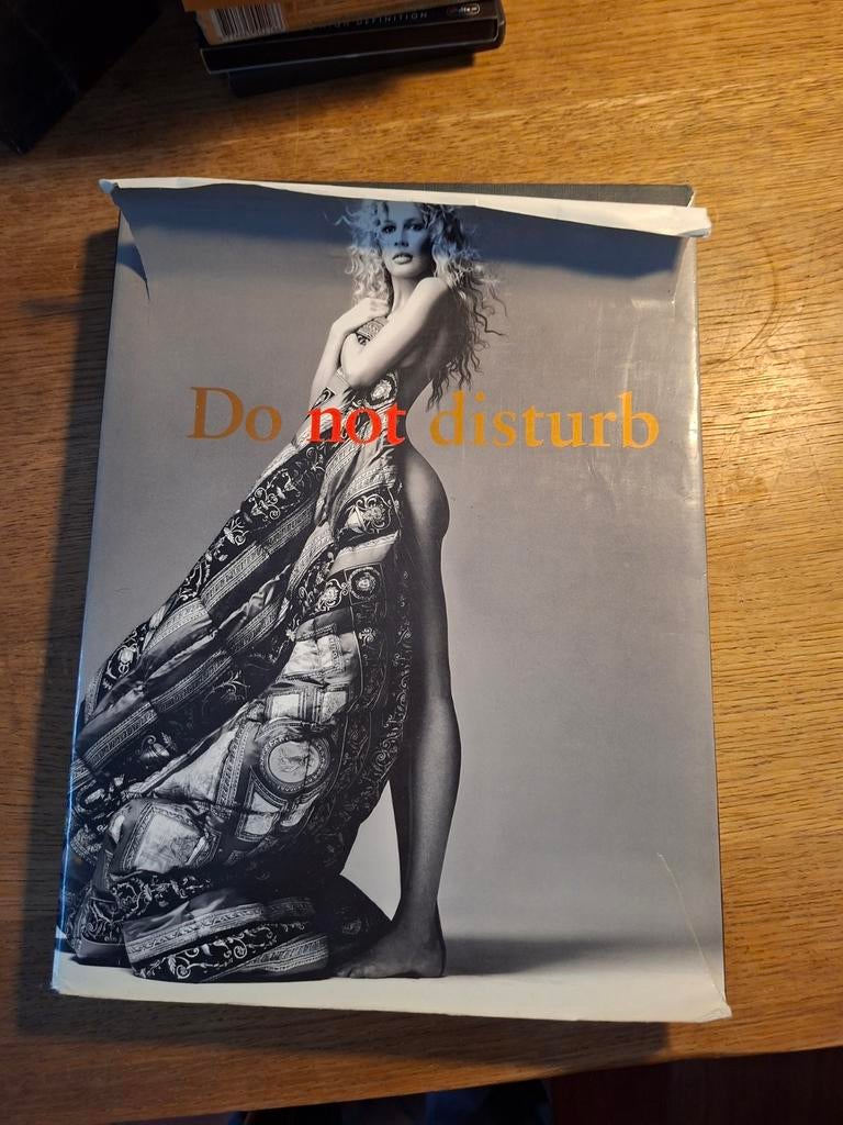 Do not disturb Gianni versace fotoboek fashion design, Boeken, Verzenden, Overige onderwerpen