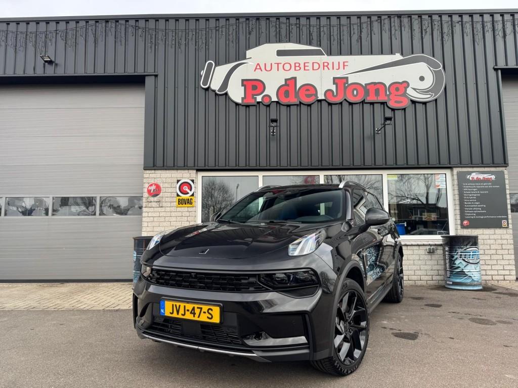 Lynk & Co 01 1.5 Hybrid Black Style, Pano, Carplay, 360cam,, USB, Bedrijf, 1854 kg, 3 cilinders