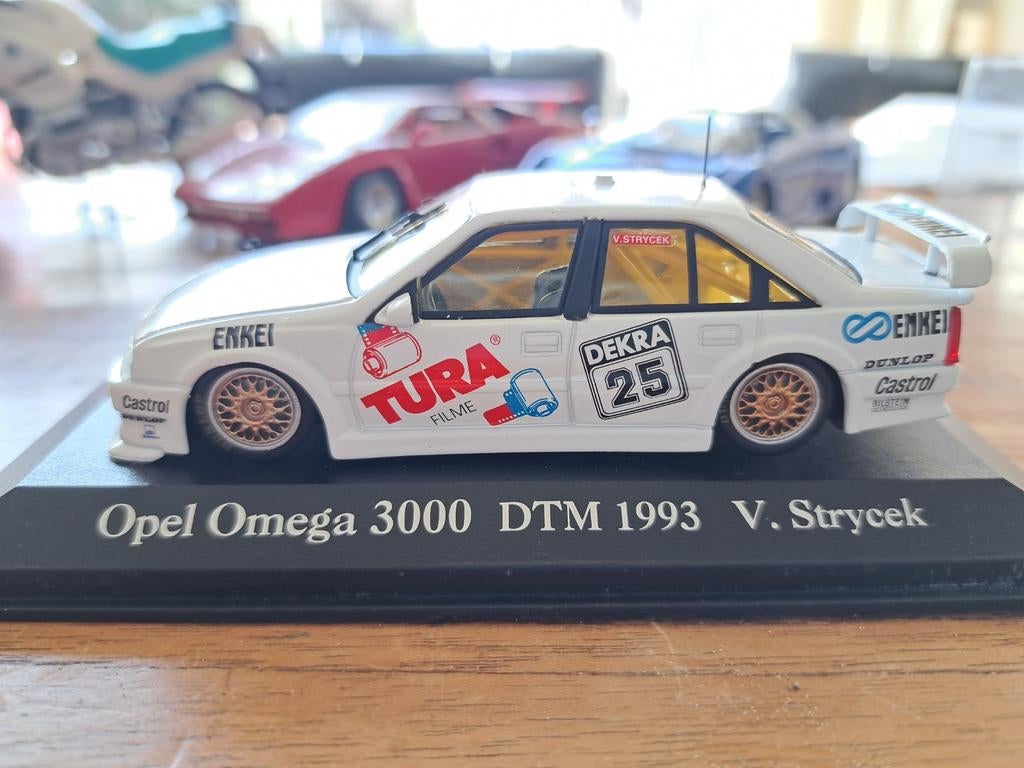 Opel Omega Evo DTM modelauto met certificaat, Ophalen of Verzenden
