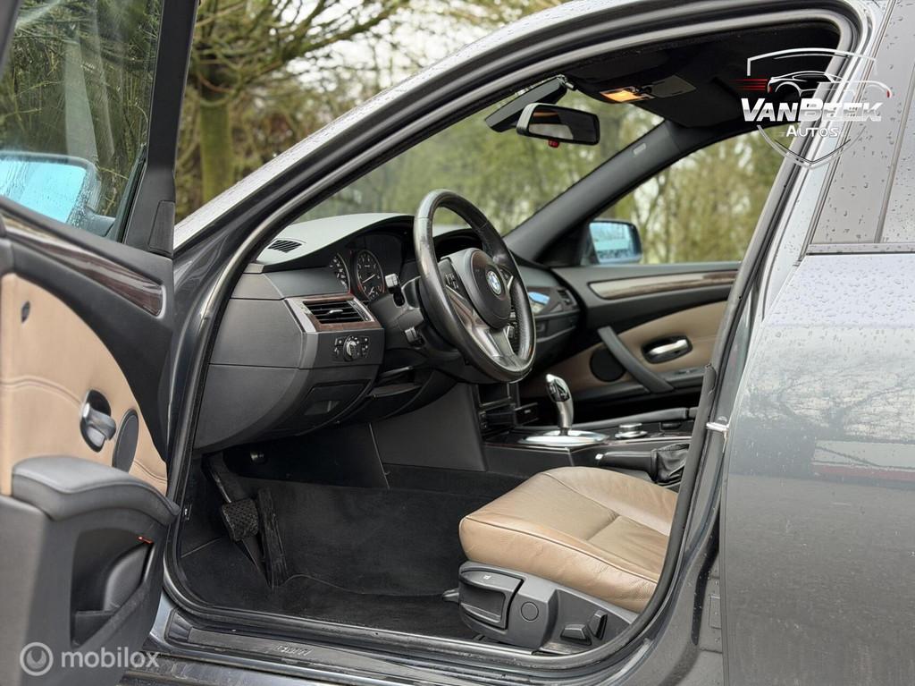 BMW 5-serie Touring 523i High Executive, Auto's, Achterwielaandrijving, 93 €/maand, Euro 4, 750 kg