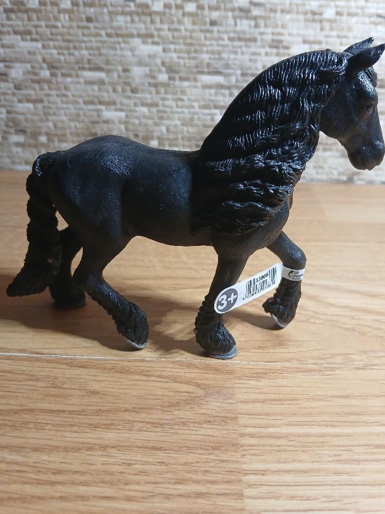 schleich paard kleur zwart, sticker zit nog om been, Ophalen of Verzenden, Zo goed als nieuw, Paard, Beeldje of Figuurtje