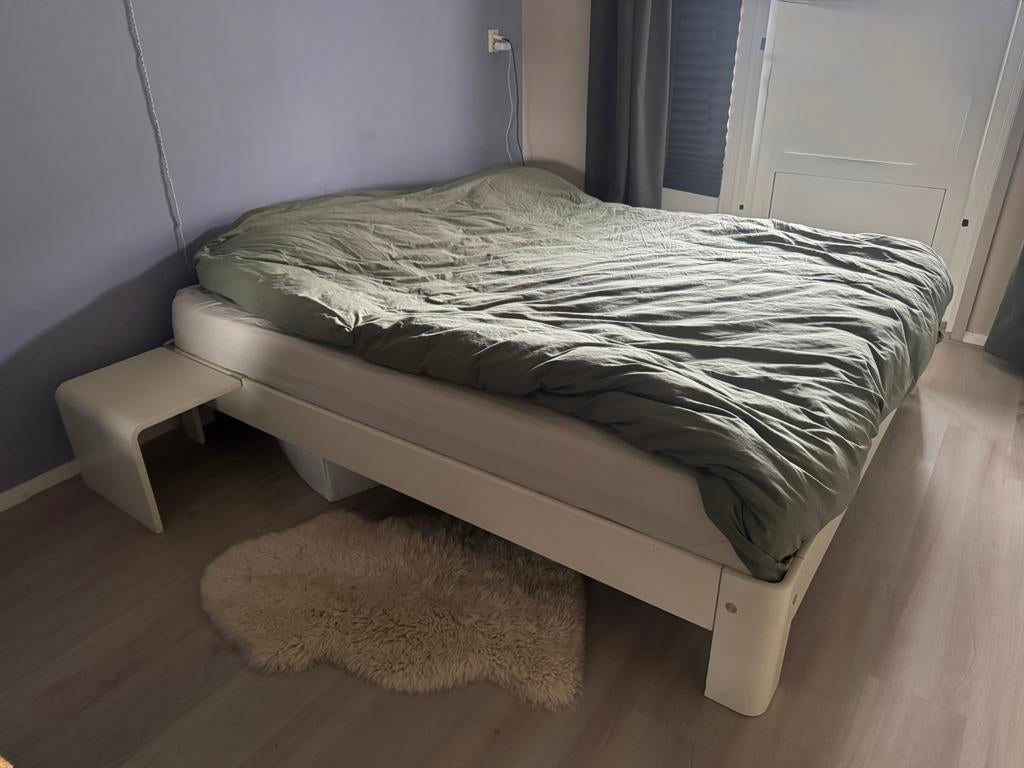 Auping auronde 180x200 34 h spiraalbodem nachtkastjes, Ophalen, Gebruikt, Wit, Tweepersoons