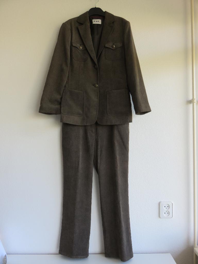 dames pak broek blazer bruin corduroy, fijn ribfluweel 38 40, Maat 38/40 (M), Kostuum of Pak, Bruin, DelMod