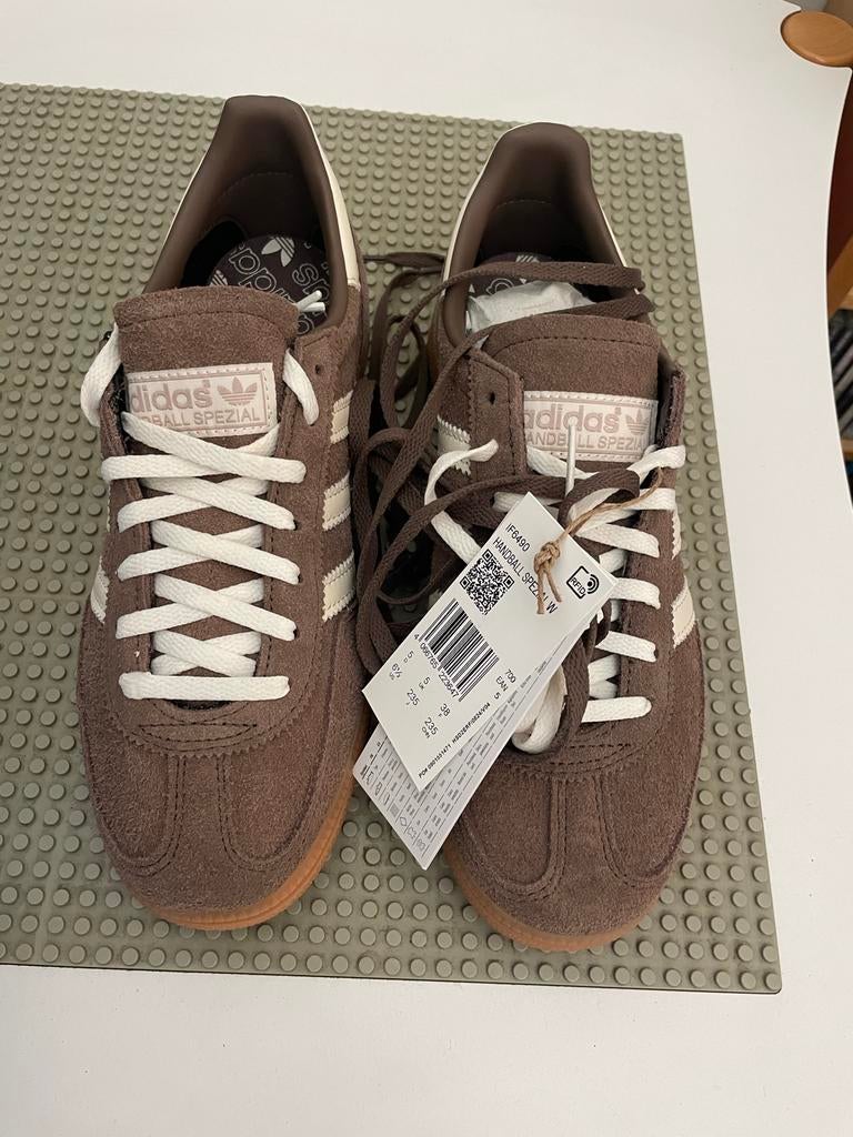 Adidas Handball Spezial bruin - Maat 38 - Nieuw, Ophalen of Verzenden, Nieuw, Bruin, Sneakers of Gympen