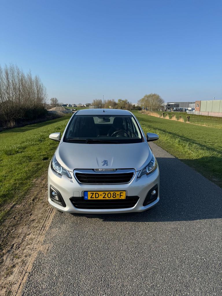 Peugeot 108 1.0 E-vti 72pk ETG 5D 2019 Grijs, Auto's, Peugeot, Zwart, 4 stoelen, Origineel Nederlands, 19 km/l