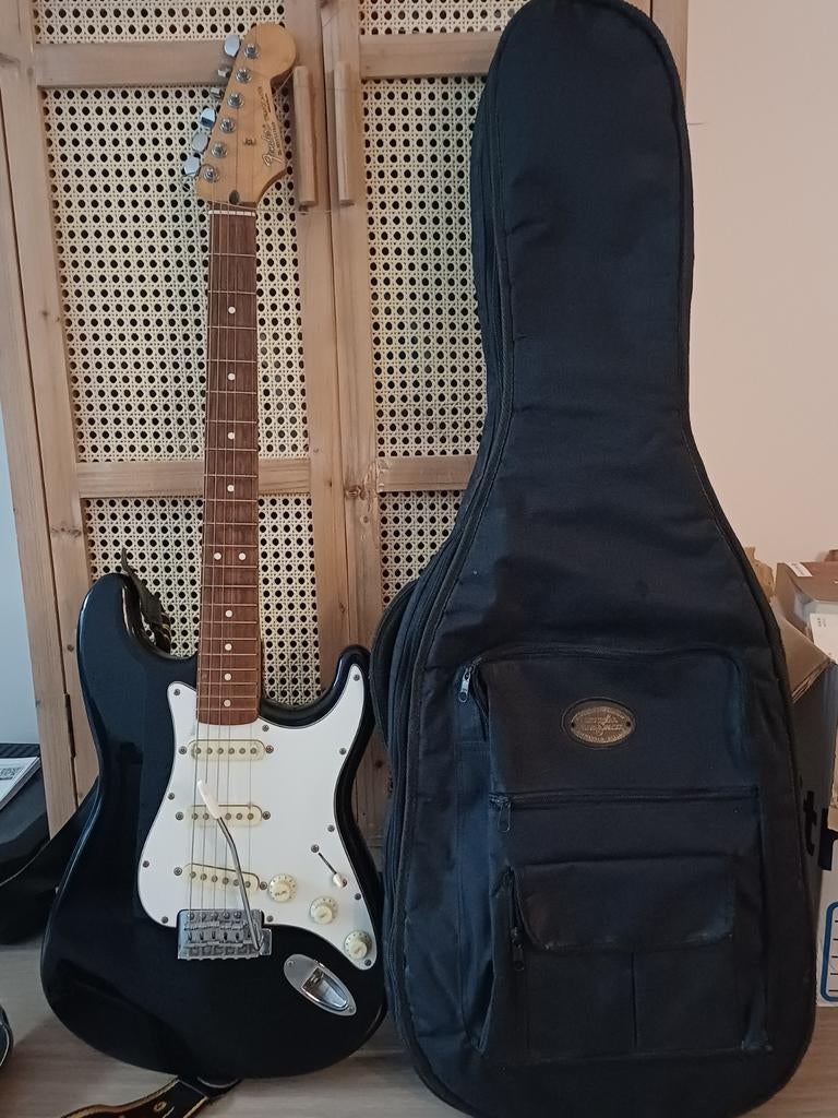 Fender Stratocaster (Mex), Ophalen, Fender, Met versterker, Zo goed als nieuw